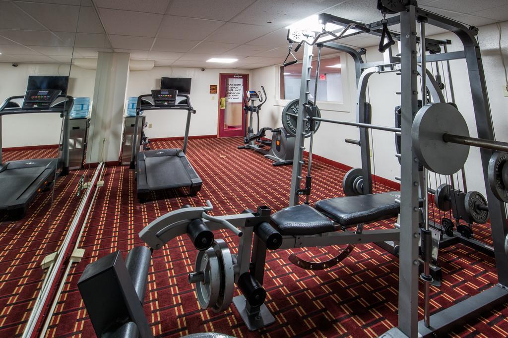 Ramada By Wyndham Medford Hotel & Conference Center Zewnętrze zdjęcie